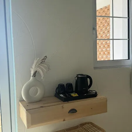 Delfini Pearl Stegna 住宿加早餐酒店 *